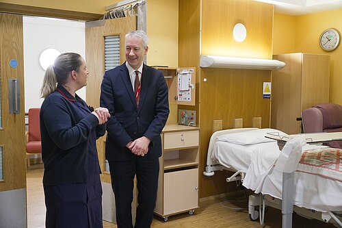 Gideon Amos visits St Margaret’s Hospice in Taunton