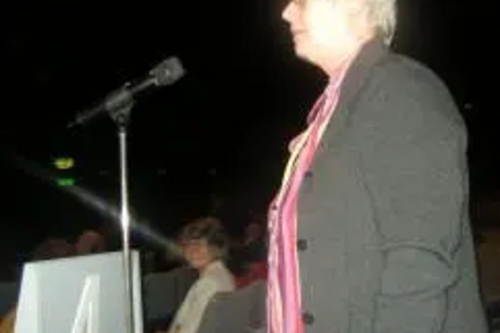 Suzanne speaking on 084 numbers