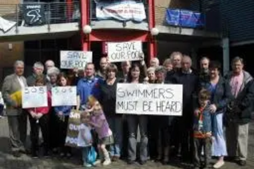 Lib Dem Councillors & Campaigners with the Riverside Action Group protesting at the plan to get rid of the outdoor pool and diving facilities with little consultation