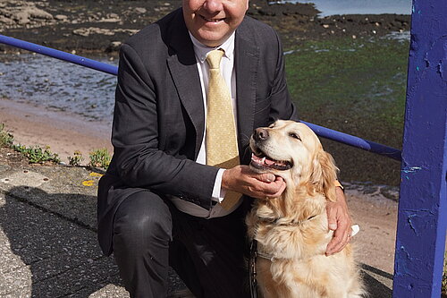 Steve Darling MP with his guide dog, Jennie
