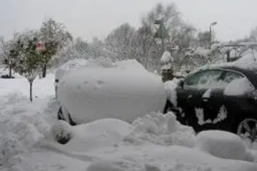 Snow in Epsom February 2009