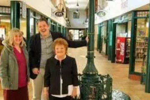 Councillors Pauline Maguire, Doreen Brophy-Lee & Dale Mulgrew at the Ryefields retirement village!