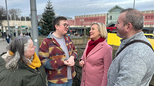 Lisa Smart discusses the new hospital site with Liberal Democrat colleagues