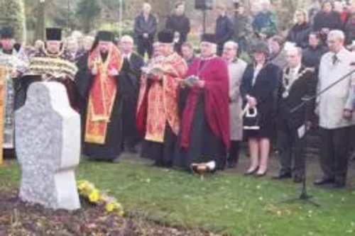 Remembering Holodomor - Crowd gathers at Memorial Park