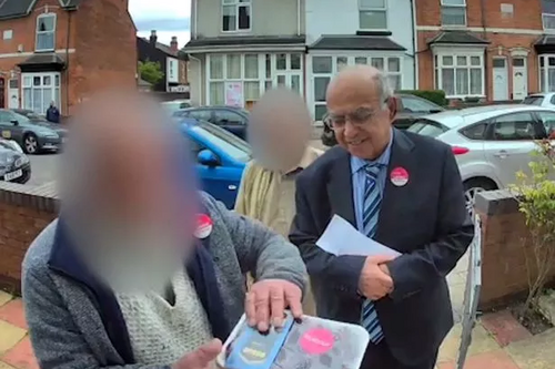 Mohammed Afzal giving out dates