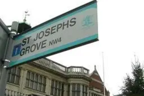 Barnet Liberal Democarts are trying to open up the Town Hall